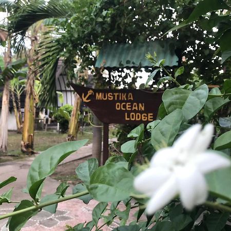 Mustika Ocean Lodge Гили-Эйр Экстерьер фото