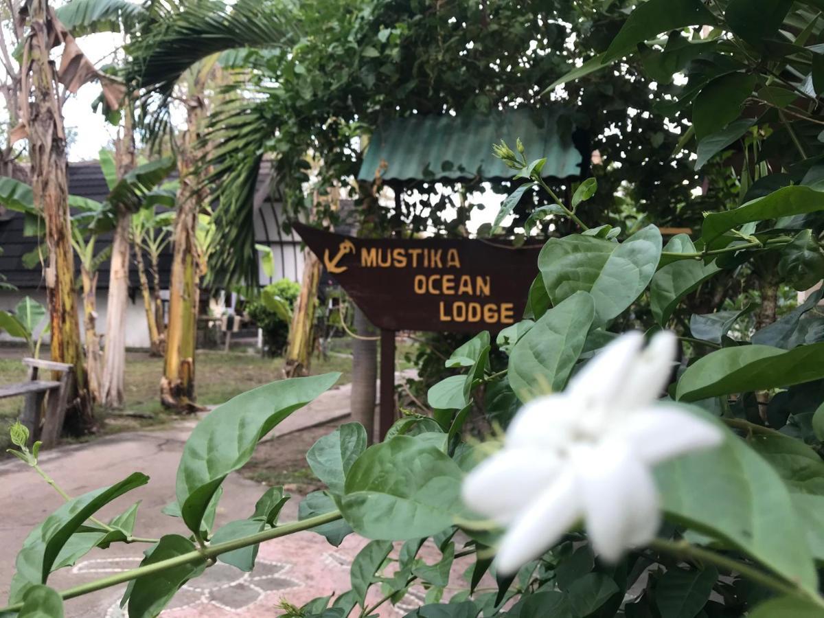 Mustika Ocean Lodge Гили-Эйр Экстерьер фото