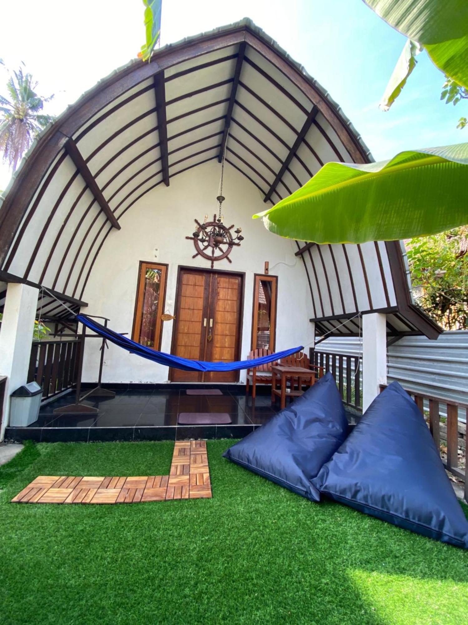 Mustika Ocean Lodge Гили-Эйр Экстерьер фото