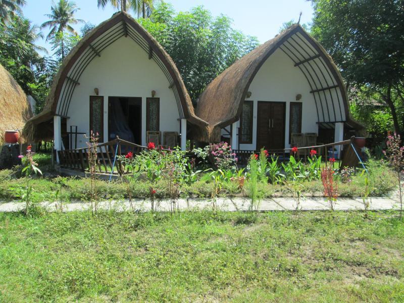 Mustika Ocean Lodge Гили-Эйр Экстерьер фото